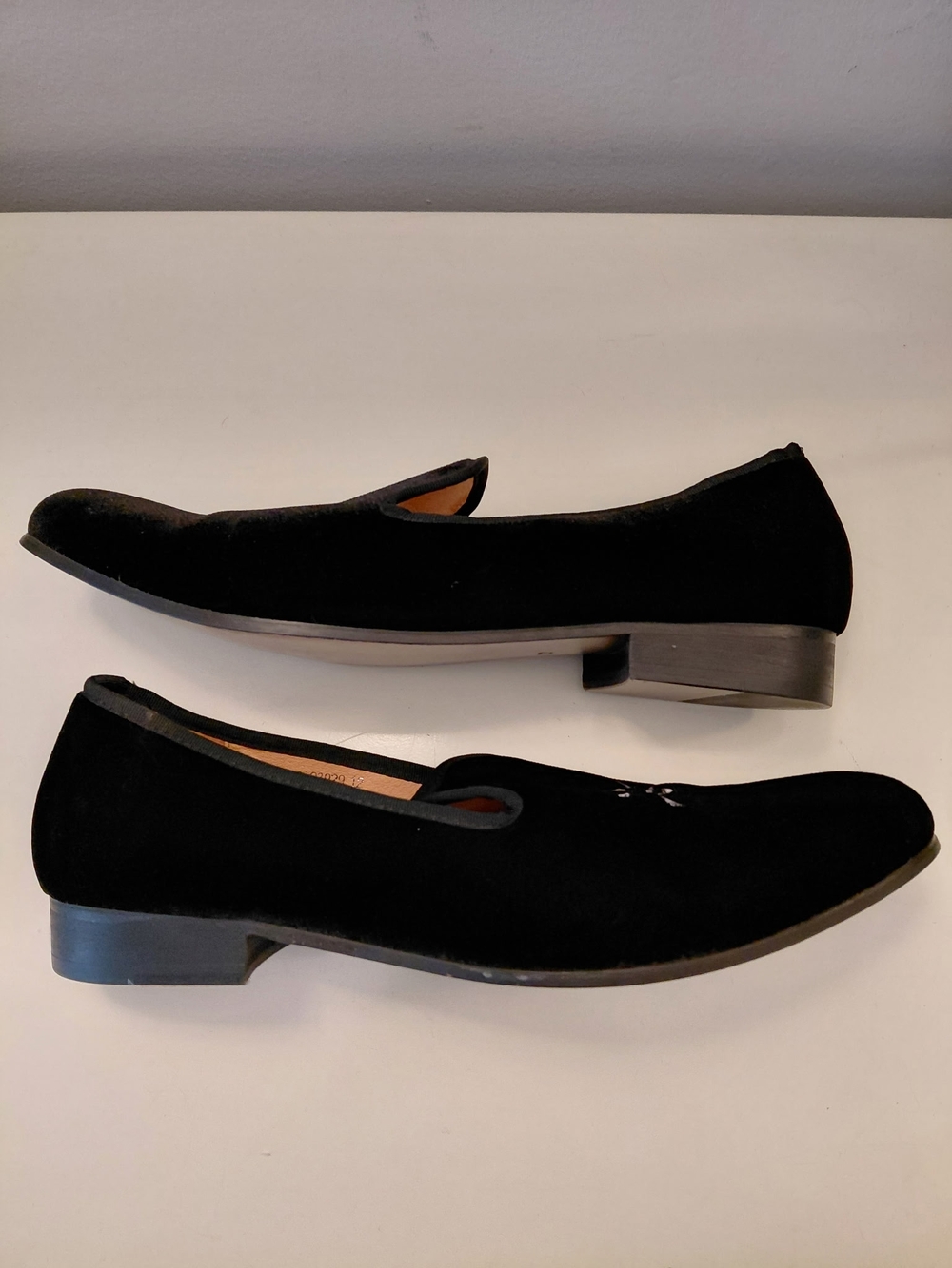 Smythe & Digby Black Velvet Pirate Skull Loafers 12 - Picture 4 of 5